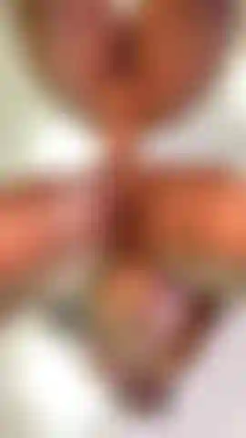 Duas bucetas, prêmio duplo.