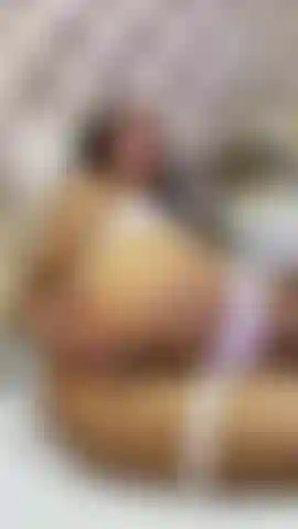 Bato na minha bunda grande, eu realmente gosto de sentir minha bunda grande balançando.