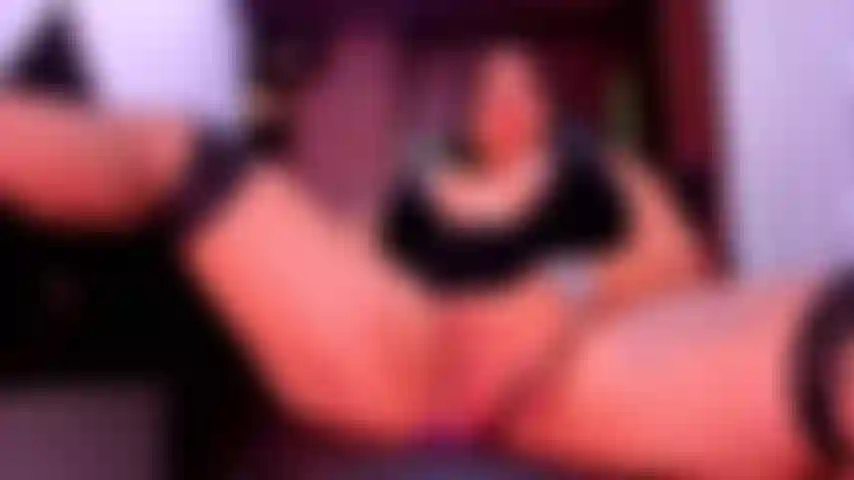 Dedos na minha bucetinha molhada e gostosa.