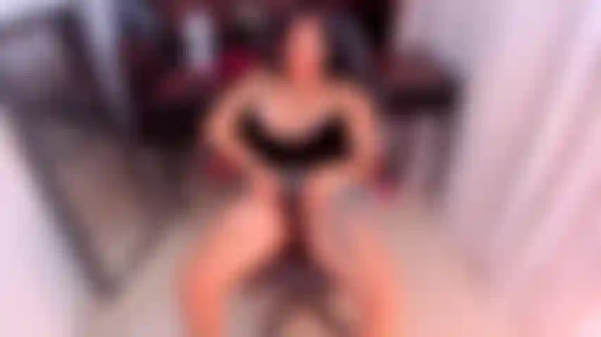 Vibrações na minha bucetinha, brinque com meus peitos!