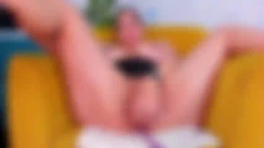 Minha bucetinha está muito gostosa, vamos brincar?