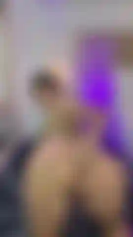 Deitada de bunda para cima e pensei que você gostaria de ver isso.