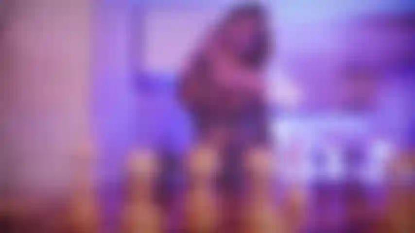 Minha língua vai vagar por lugares que você só sonha.