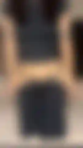 Peeling off my leggings to reveal my pussy for a loser