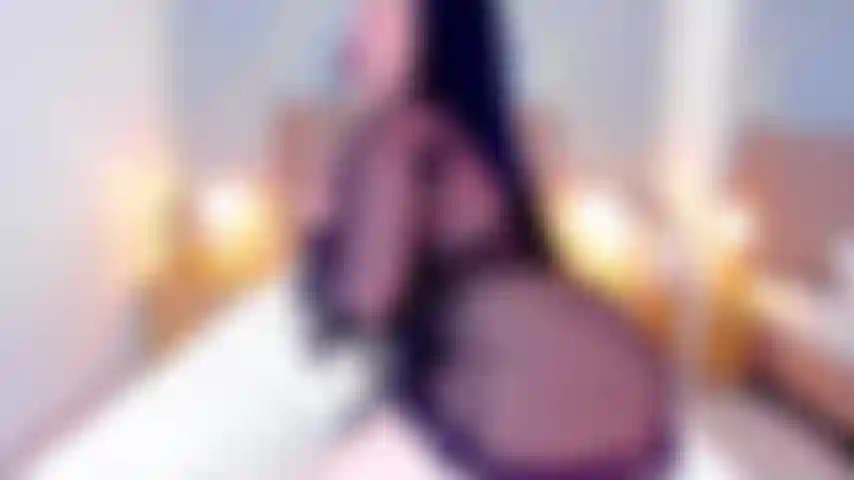 Batendo nessa bunda gorda e suculenta na sua cara, você adora...