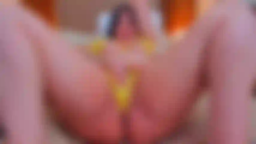 Acaricio minha buceta com seus dedos?