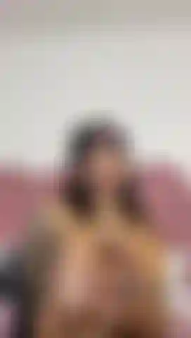 Ahegao e sexo oral profundo.