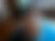 Duas garrafas inteiras de esperma! Deixo cobrir meu rosto e seios, depois pego meus óculos e começo a tirar a roupa. O pau enorme cobre tudo de mim até que eu preciso ser cremosa!