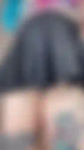 Adoro babaca com plug anal enorme.