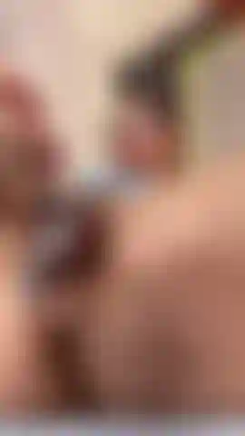 Você gosta? Eu sonho em ser fodida enquanto estou assim tão gorda.