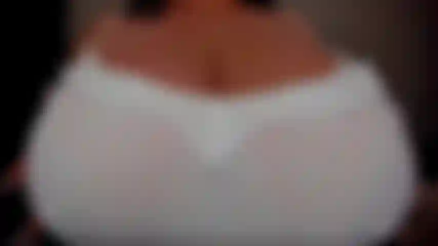 Provocadora de óleo. Goon pelos meus peitos grandes.