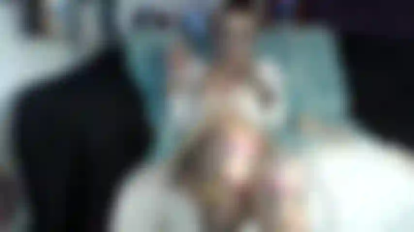 Fumo e brinco de vibrador, maquiagem cosplay viking.