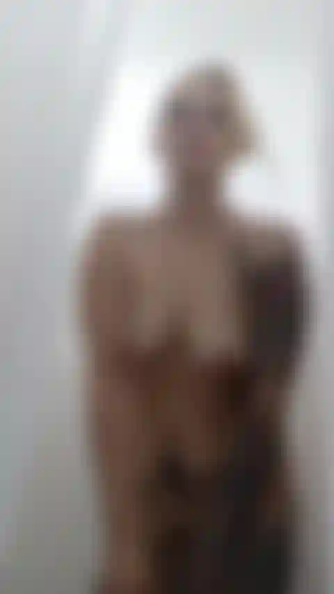 Vídeo do chuveiro de acampamento.