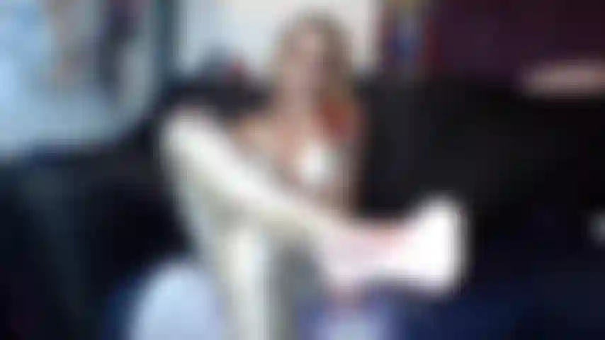 Maquiagem de gato, vídeo de adoração / massagem de pés.