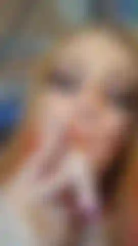 De perto fumando e transando com máquina.