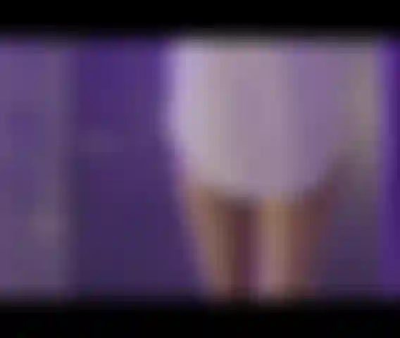 Gosto de sentir a água no meu corpo e imaginar que são as suas mãos.