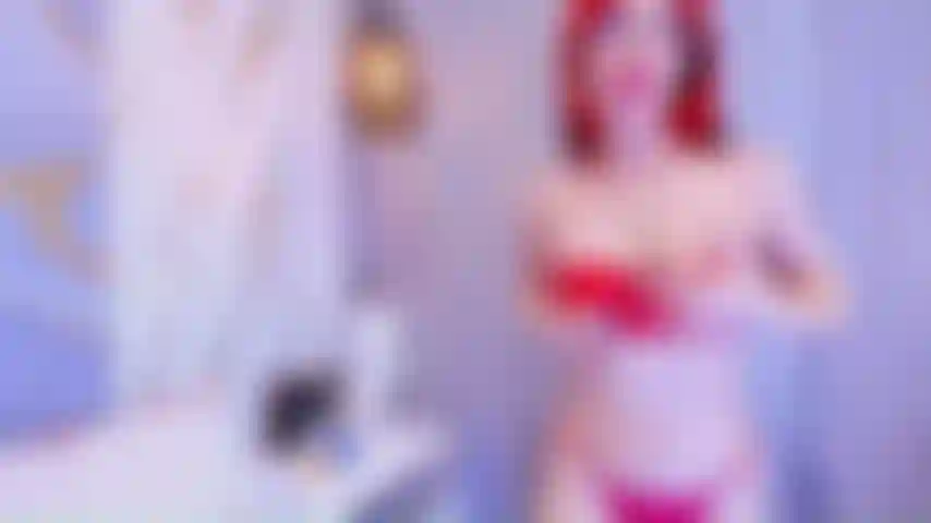 Cavalgo de ré, minha bunda quica no seu pau.