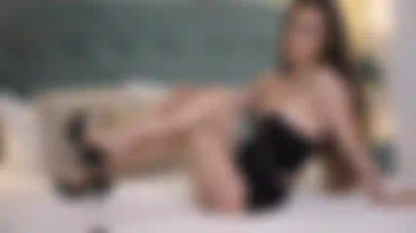 Irresistível chamada para você vir e ter a chance de admirar a beleza absoluta dos meus pés de deusa.