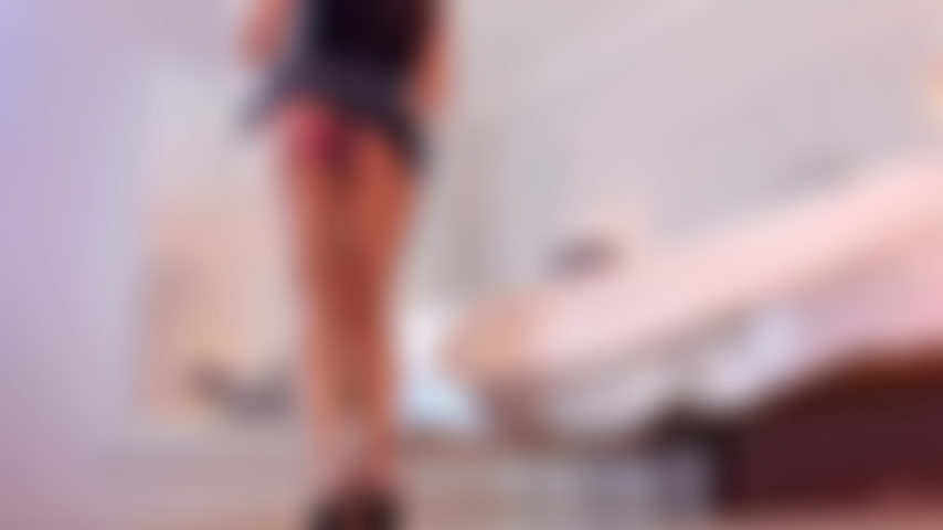 Tirando minha calcinha.