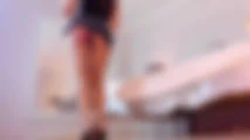 Tirando minha calcinha.