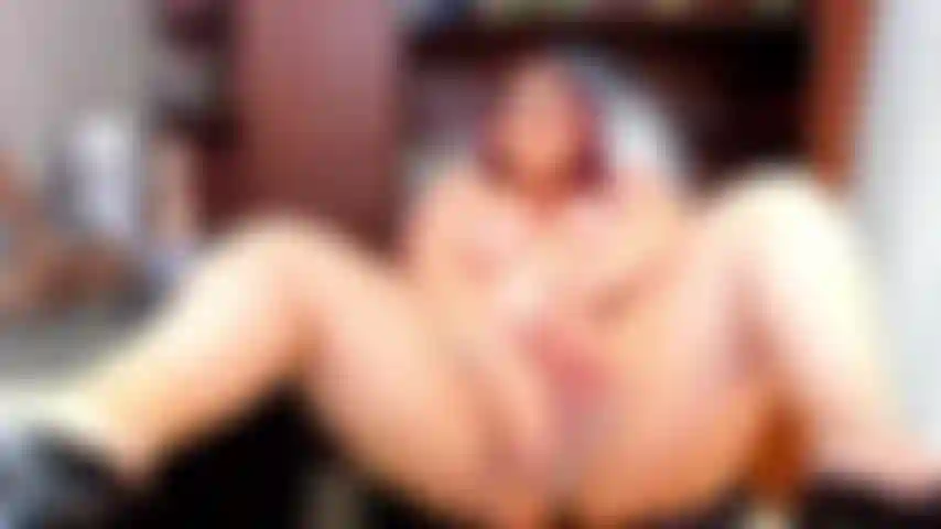 Secretária_bbw_masturbação_no_escritório.