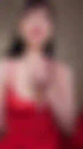 Mostrando meu dedo do meio de um jeito sexy e malicioso.
