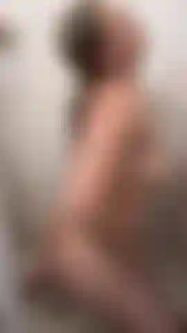 Come fuck me in the bathroom