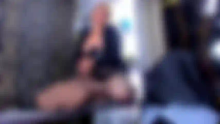 Masturbação_pau_no_escritório.