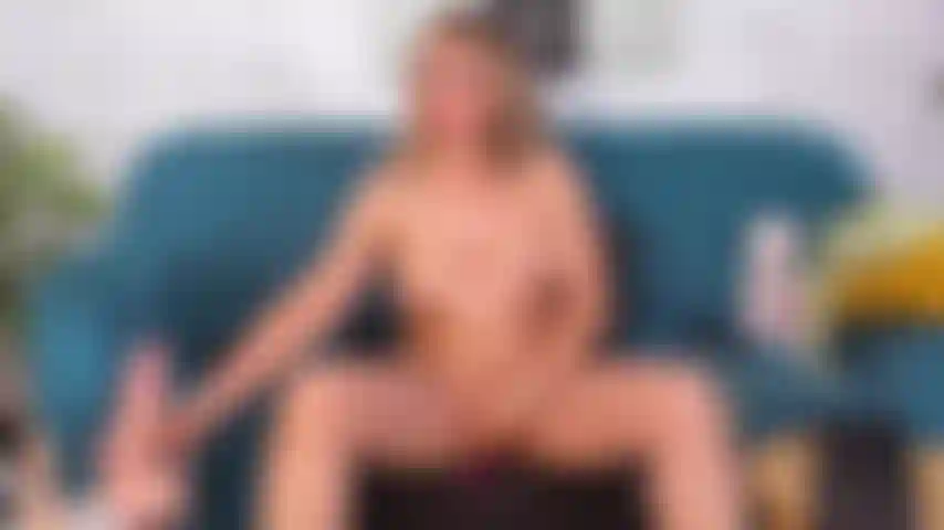 Brincando_com_um_longo_vestido_verde.