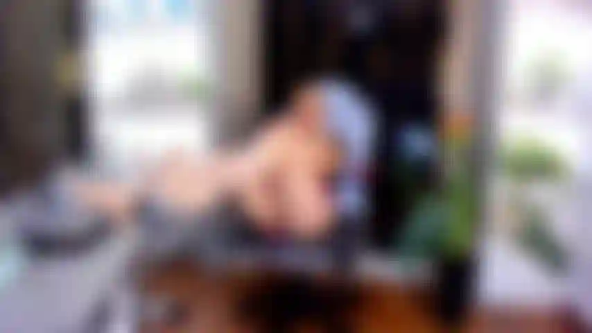 Sou uma milf muito gostosa que quer esguichar.