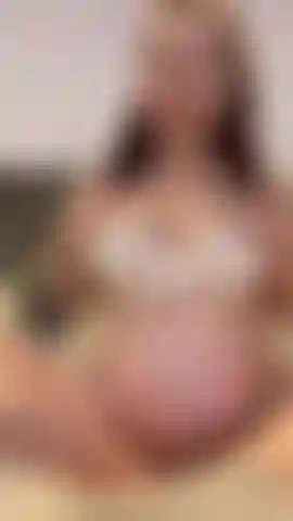 39 Grávida de semanas, espremendo meu colostro.