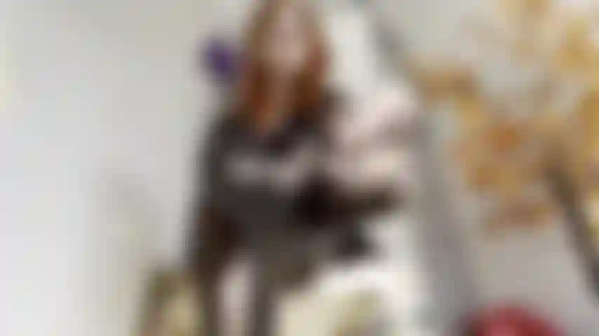 Sniff my feet and play with your cock!