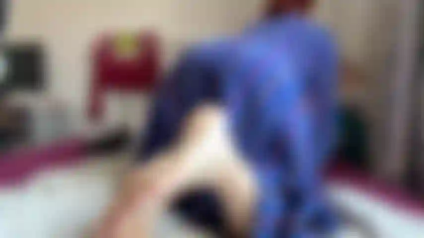 Nude feet and ass tease!