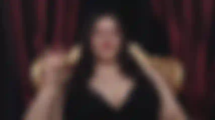 Você foi preso por ser um idiota idiota! Você vai acabar fodido até eu encontrar seu doce ponto g e fazer você gozar com as mãos livres.