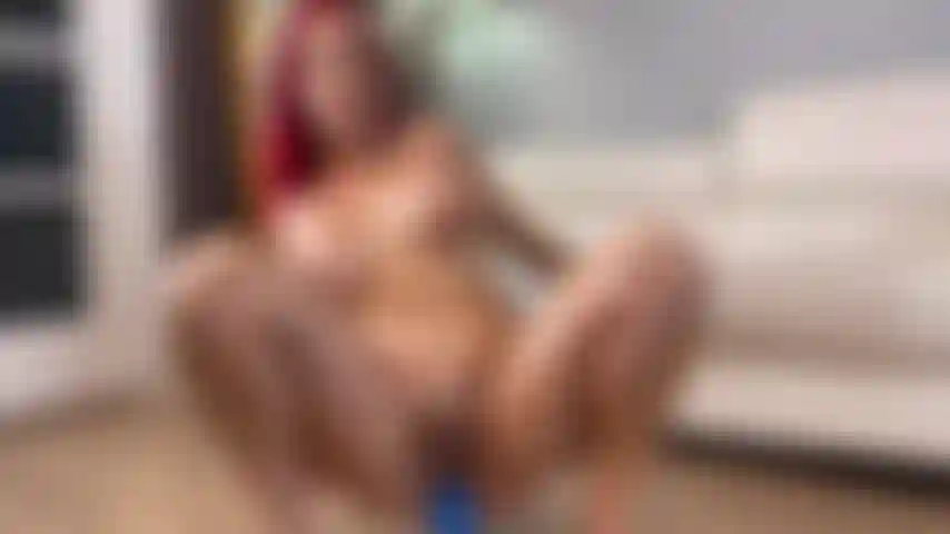 Montando meu grande dragão mau dildo reverso cowgirl.