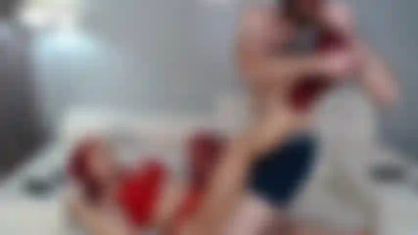 Brincadeira com os pés (limpeza da sola e chupar o dedo do pé) foda com os dedos e prazer divino com um orgasmo forte e feliz no final.