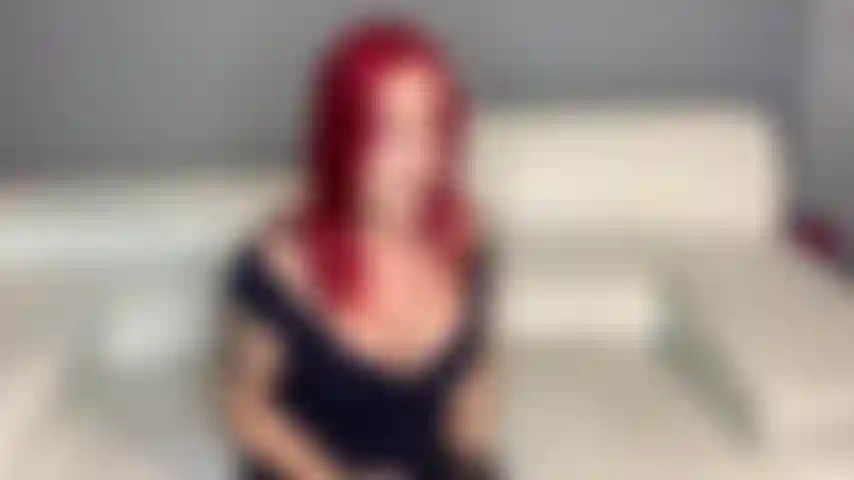 Durante sua aula particular, sua tutora fica com tesão e excitada ao ver seu pau. Aproveite este vídeo de instruções idiotas, com muita conversa suja e se exibindo!