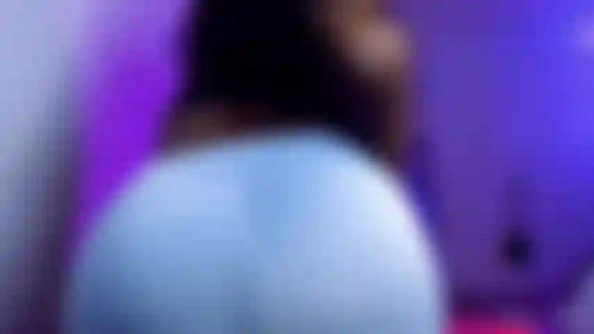 Adoração de calças de yoga.