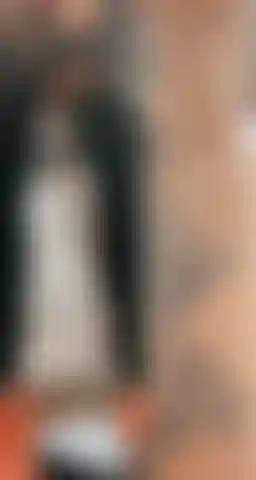 Construindo minha bunda pra você agachada.