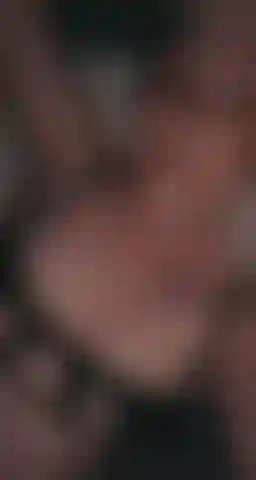 Deitada na cama, te esperando ;).