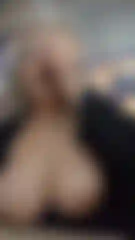 MAKING BLOWJOB ON MY OFFICE WITH A LOT SALIVA