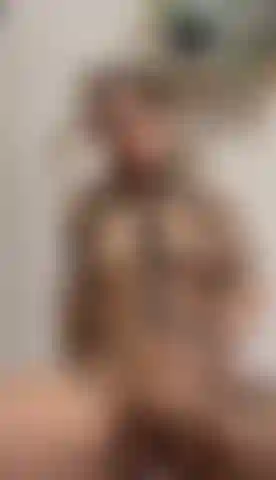 Eu me sinto muito excitada hoje.