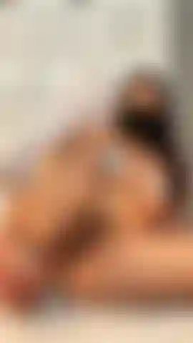 Treinando meu cu com meu vibrador favorito.
