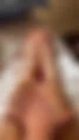 Meus lindos pés à luz do sol.