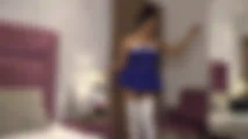 Hospedando seu pau em meus buracos.