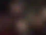 Cheire dentro das minhas botas de couro. Enfie o nariz no zíper e sinta o cheiro dos meus pés.