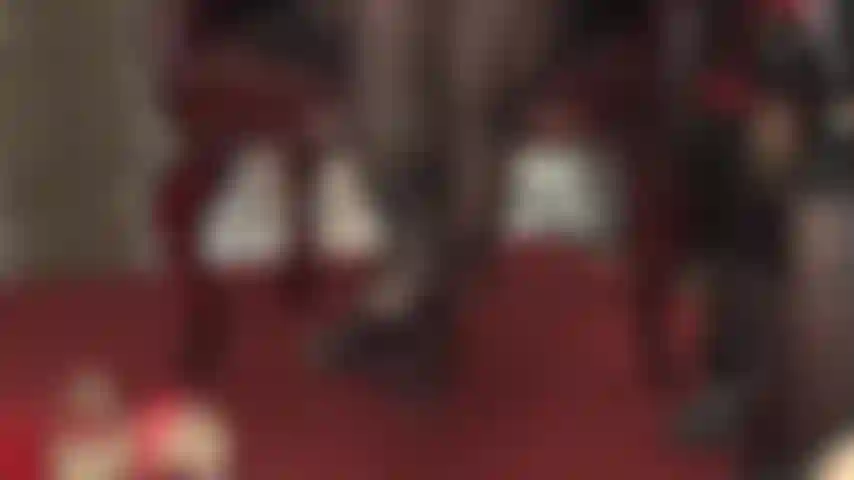 Pés de meia-calça deixam você fraco - eles se movem tão perfeitamente, balançando para a esquerda e para a direita, siga seus movimentos, garoto fraco.