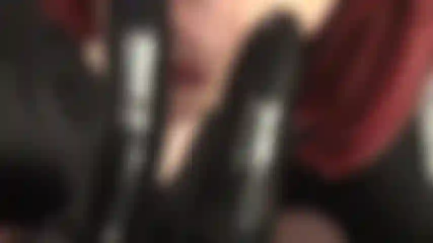 Luvas de látex pretas, experiência intensa de fetiche.