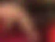 Pernas de meia-calça bronzeadas brilhantes, saltos altos de tiras, provocação - as pernas de náilon brilhantes da amante vivian são maravilhosas para se ajoelhar diante delas. Ocasionalmente ela vai provocar seu pau dolorido com as luvas e o pé.