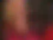 Meia-calça sedosa, macia e brilhante, cor de bronze - essas pernas longas e perfeitas de náilon te deixam louco. Você não se cansa das panturrilhas, coxas e bunda da mulher enquanto ela provoca seu pau de escravo com luvas de couro.